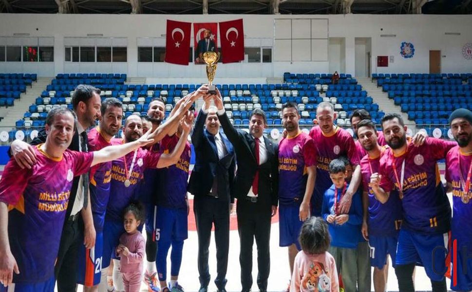Hakkâri’de Kurumlar Arası Basketbol Turnuvası Sona Erdi