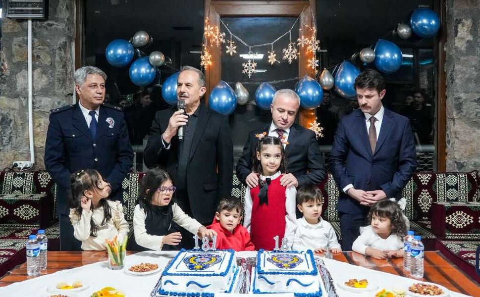 Vali Taşyapan Çukurca’da Emniyet Mensuplarıyla Buluştu