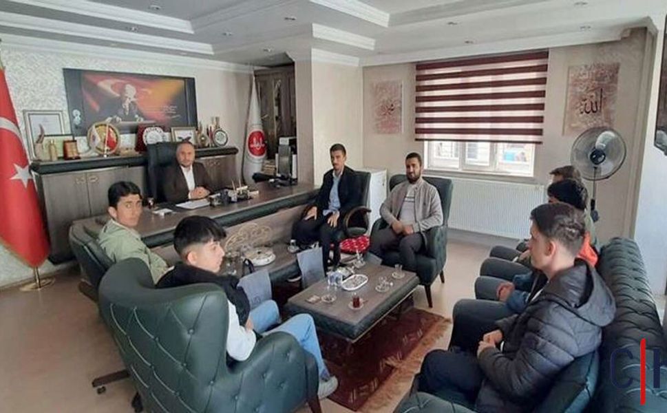 Hakkari'de Genç hafızlardan Müftü Okuş’a ziyaret