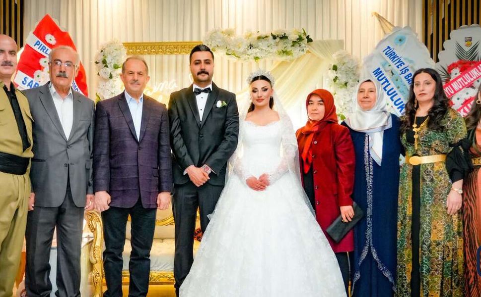 Vali Taşyapan: Genç Çiftin Mutluluğuna Ortak Oldu