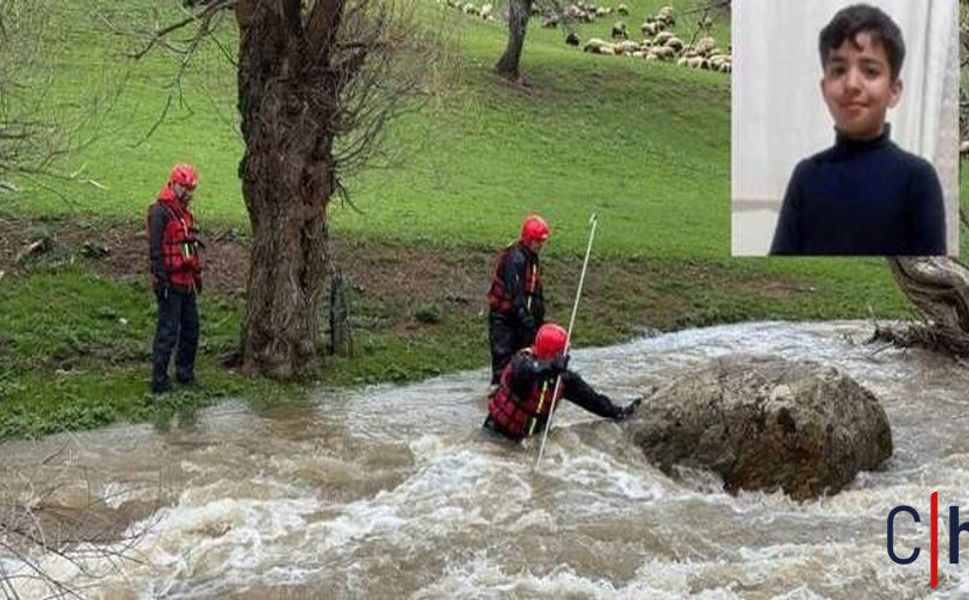 Hakkari’de Dereye Düşen 8 Yaşındaki Osman Taş İçin Arama Çalışmaları Sürüyor