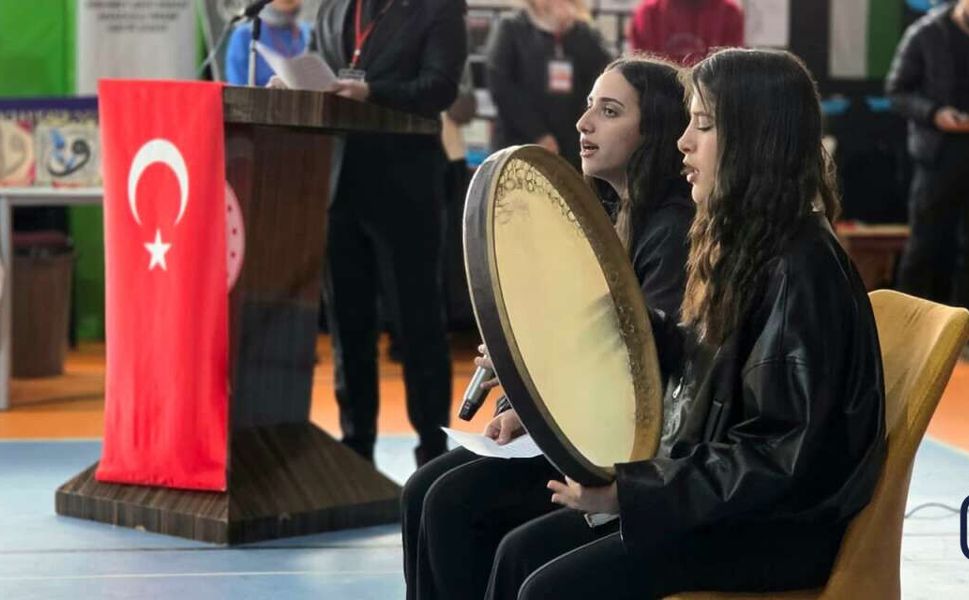 Yüksekova’da “Vakti Kuşanmak” sergisine yoğun ilgi