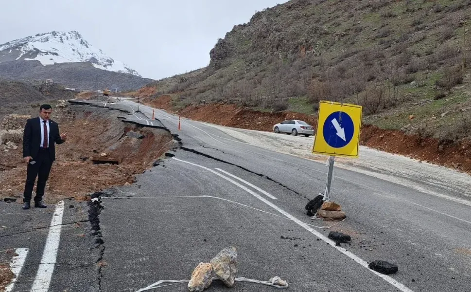 Hakkari-Çukurca Karayolundaki Köprü ve Yol Sorunlarına Dikkat Çekildi