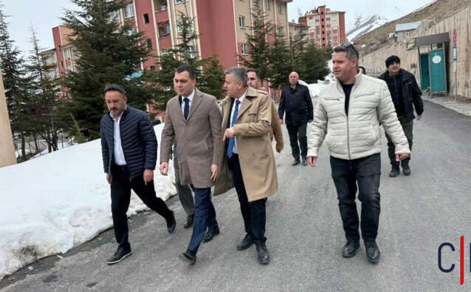 Hakkari’deki Projeler Hızla Devam Ediyor: Cüneyt Zor Çalışmaları İnceledi