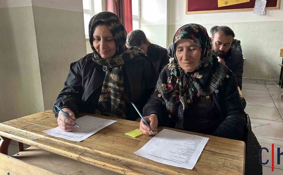Hakkari'de Çiftçiler Sınav Heyecanı Yaşadı