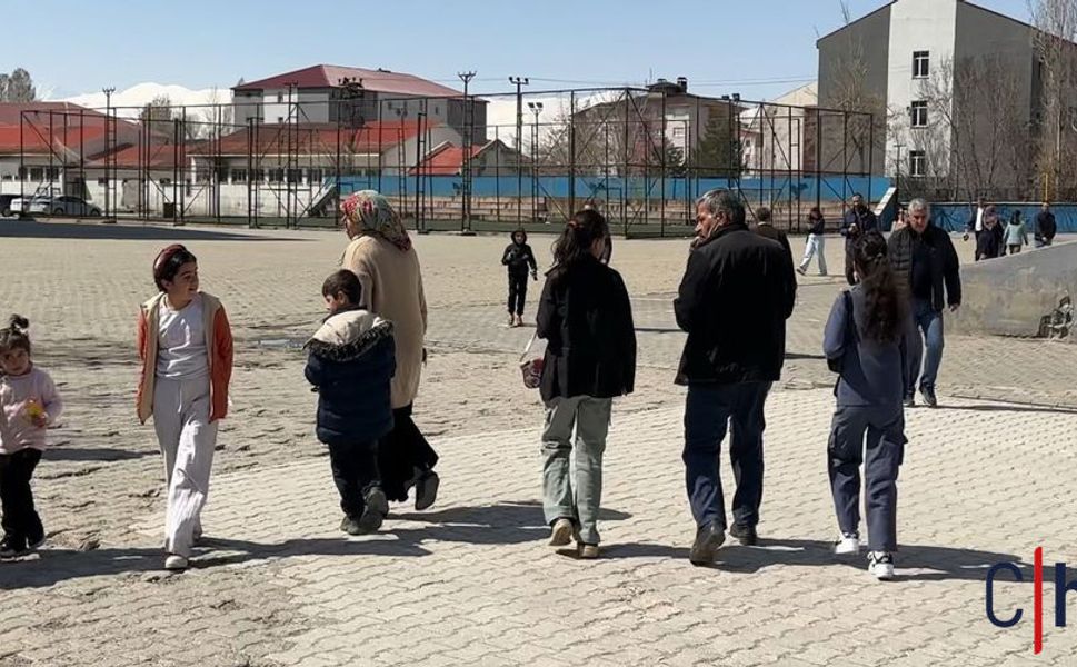 Hakkari'de bursluluk sınavı heyecanı: 4 bin öğrenci ter döküyor