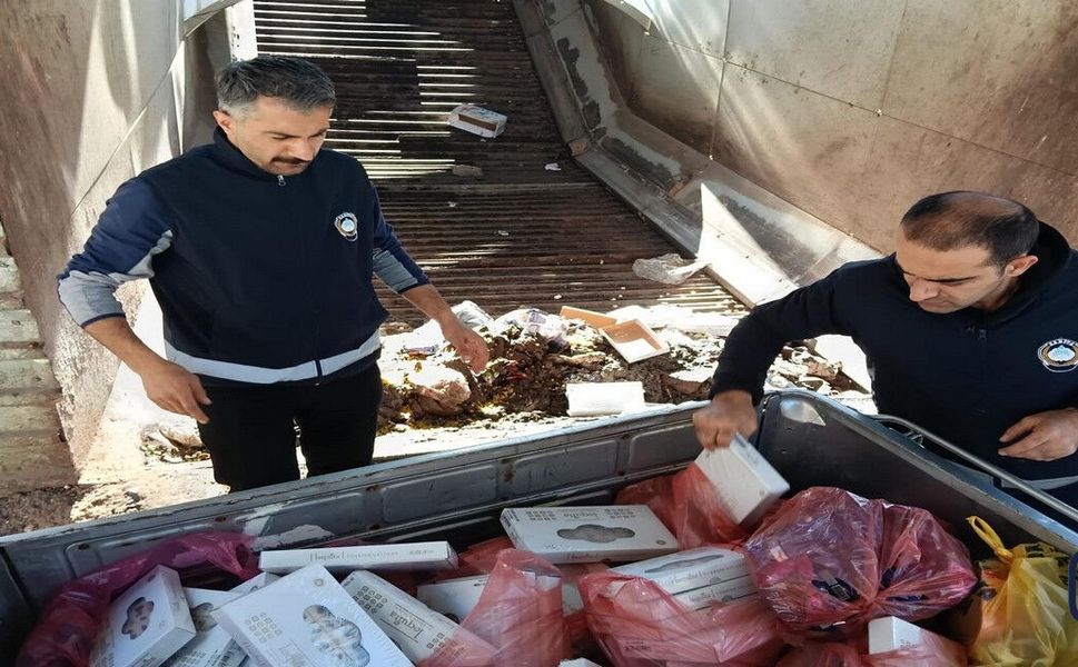 Hakkari’de Zabıtadan Sıkı Denetim: 500 Kilo Tarihi Geçmiş Gıda İmha Edildi
