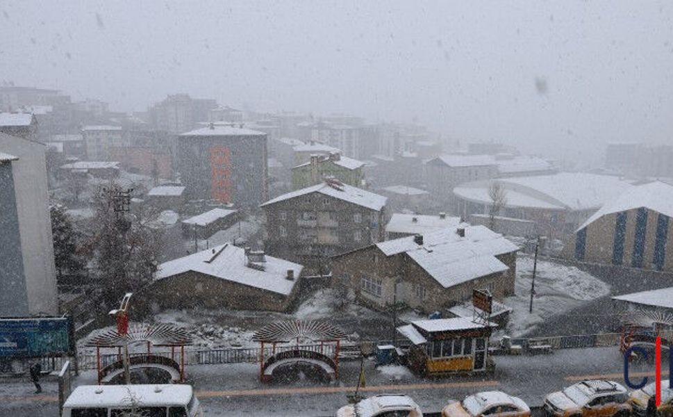 Colemêrg’te Kar ve Heyelan Etkili Oldu