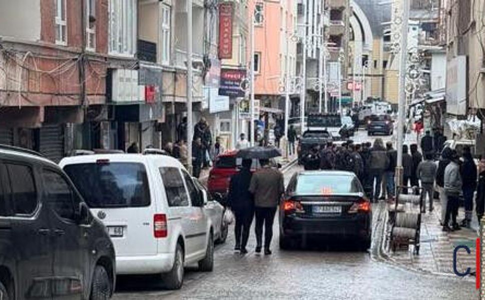 Kayacan Caddesi’nde Gerginlik: Esnaf ve Polis Arasında Tartışma