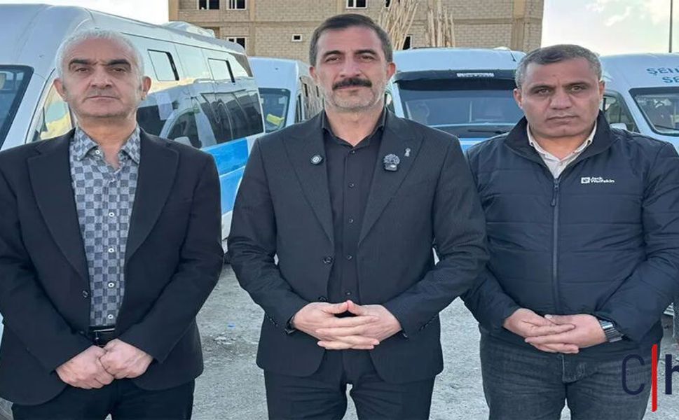 Yüksekova’da Ulaşım Krizi Sona Erdi: Minibüsler Yeniden Yolda