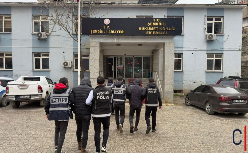 Hakkâri’de operasyon: Aranan 12 kişi sınır kapısında yakalandı