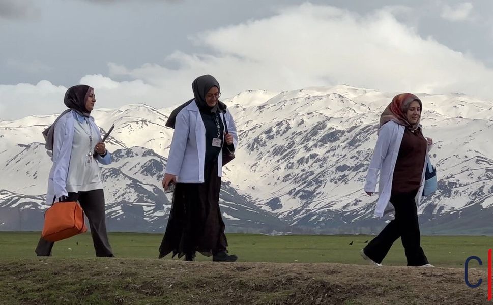 Hakkari’de sağlıkçılar Gebe Takibi İçin Kar Kış Demeden Yollardalar