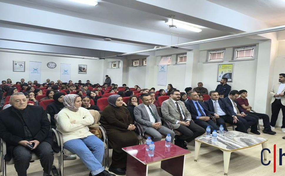 Hakkari’de Gençlere Kariyer Yolculuğu Anlatıldı