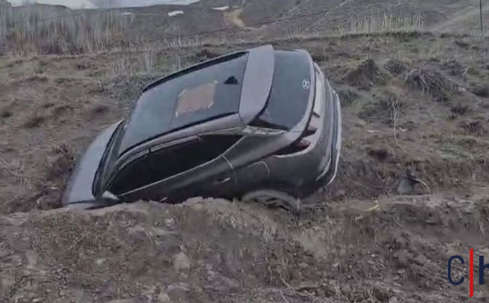 Hakkari –Van Yolunda Kaza: Sürücü Direksiyon Hakimiyetini Kaybetti