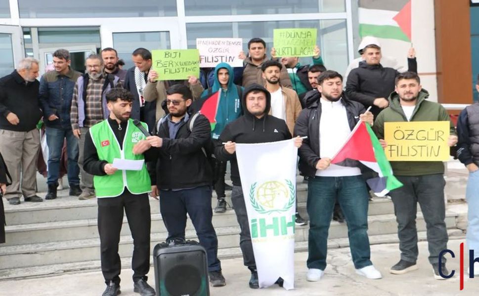 Hakkari Üniversitesi’nde Filistin İçin Basın Açıklaması