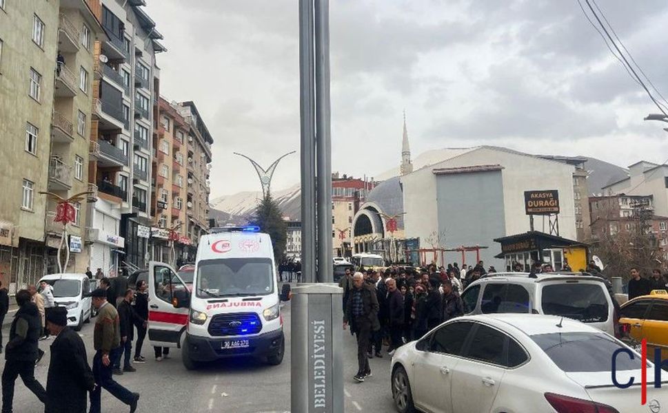 Hakkâri’de Yayaya Araç Çarptı: 1 Kadın Yaralı