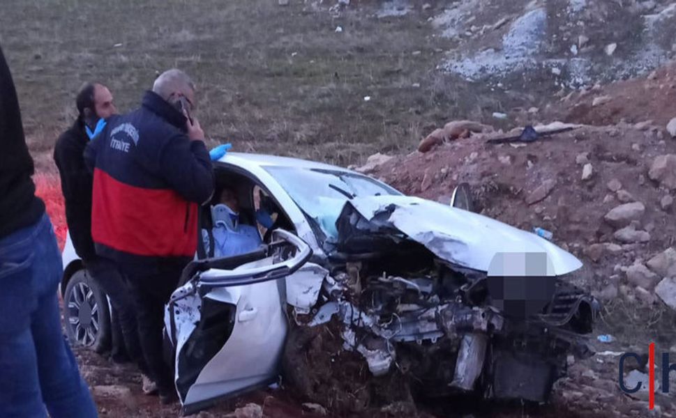 Otomobil Şarampole Yuvarlandı: 2’si Çocuk 5 Yaralı