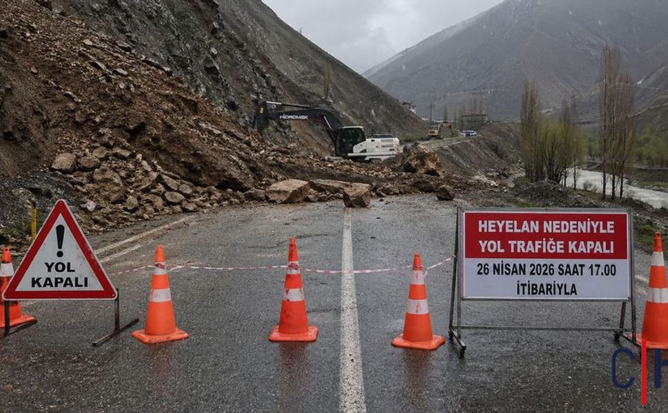 Hakkari-Van yolu yeniden kapatıldı