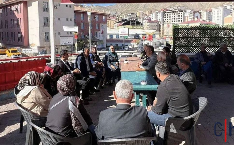 Hakkari DEM Parti Heyetinden Yaralı Psikoloğa Geçmiş Olsun Ziyareti
