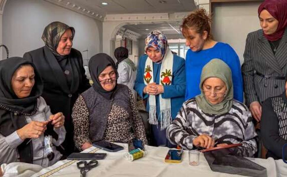 Nesibe Taşyapan ADEM Ziyaretinde Kursiyerlerle Buluştu
