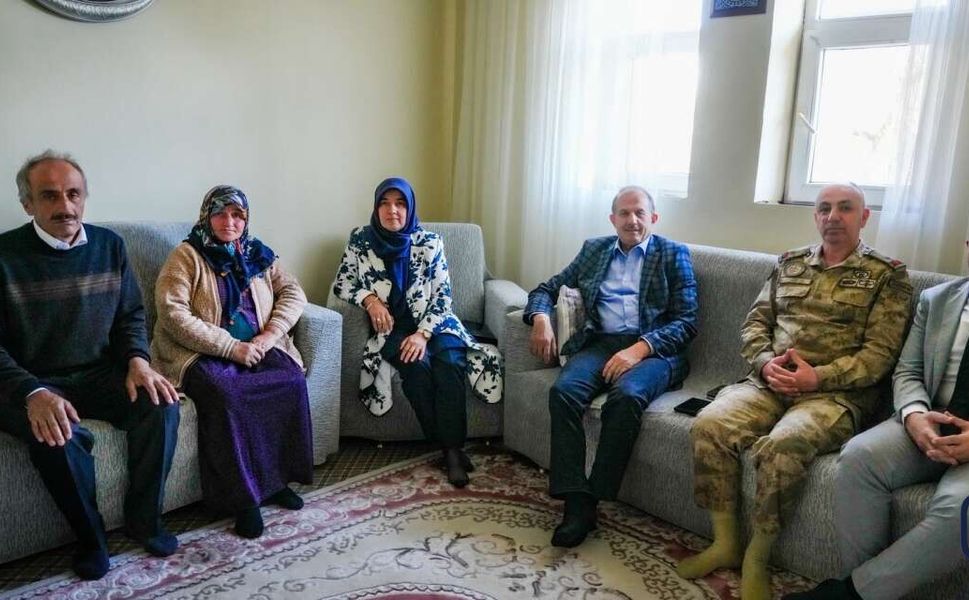 Vali Taşyapan’dan Şehit Annelerine Anlamlı Ziyaret