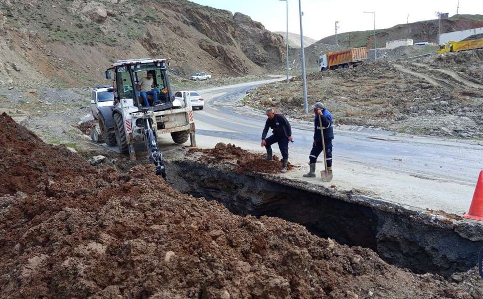 Hakkari’de Su Arızalarına Ekiplerden Yoğun Müdahale