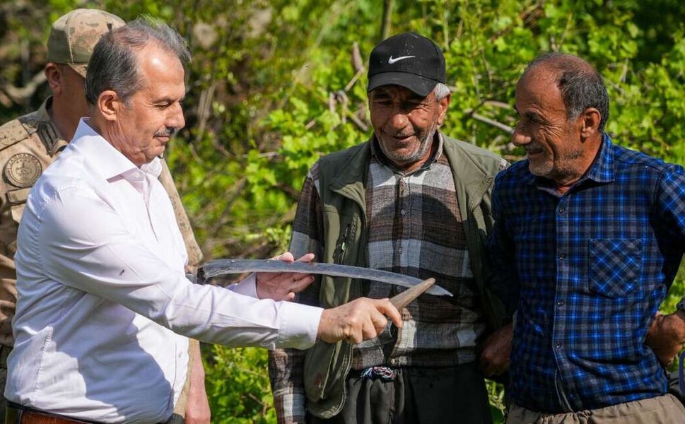 Vali Taşyapan: Kazan Vadisi’nde Ziyaretlerde Bulundu