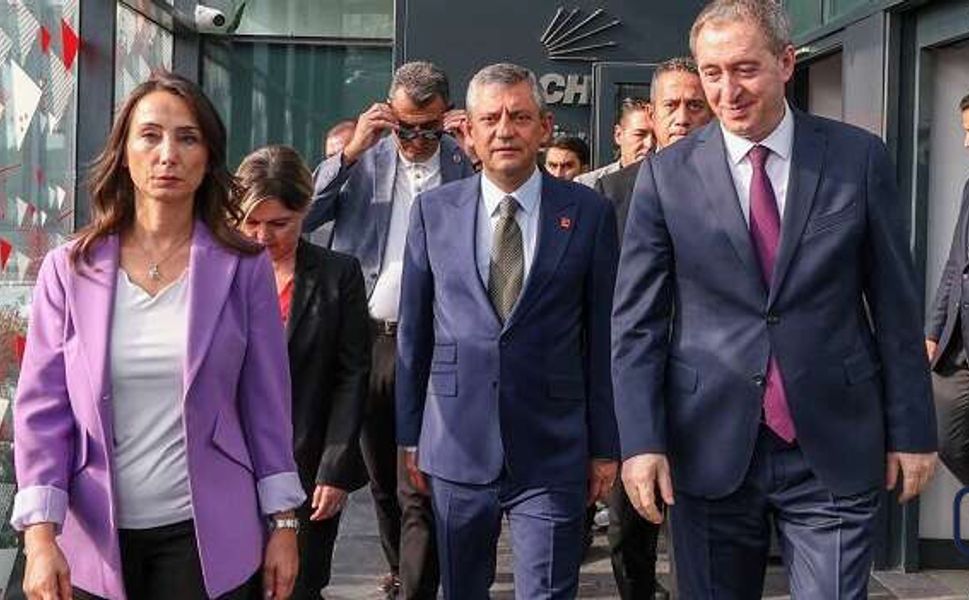 Özgür Özel ile DEM Parti Heyeti TBMM'de Bir Araya Geldi