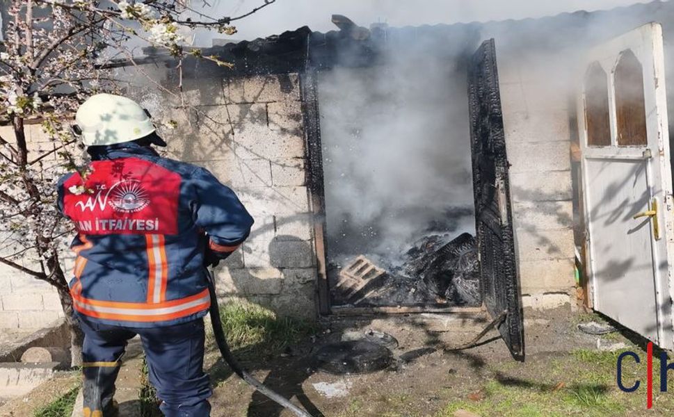 Korkutan Odunluk Yangını: İtfaiye Facianın Önüne Geçti