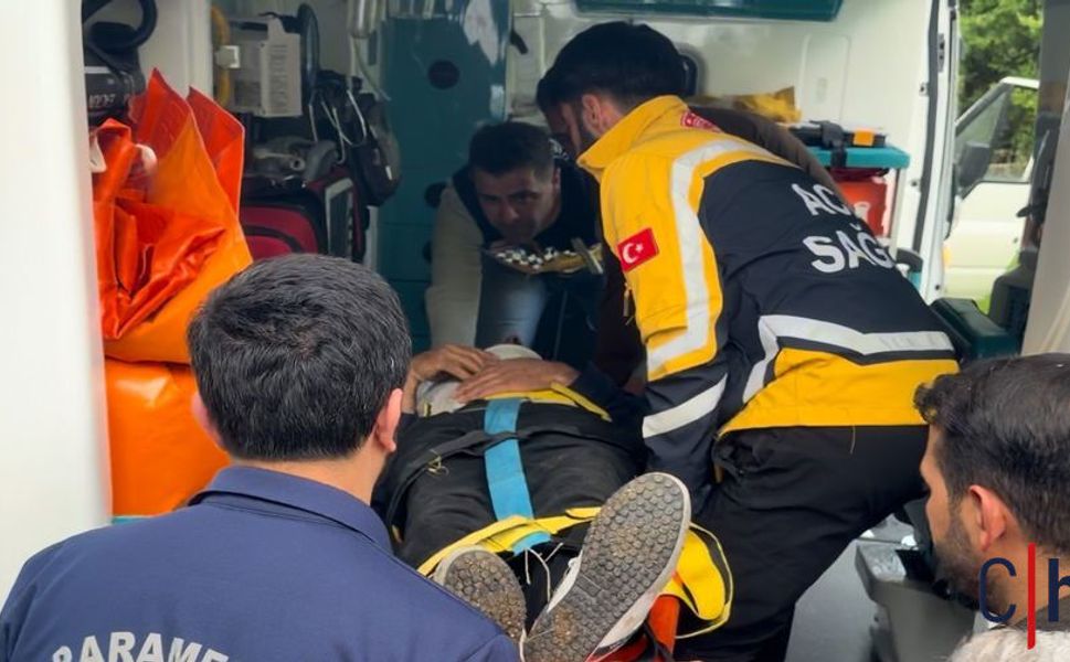 Hakkari'de Trafik Kazası: 3 Kişi Yaralandı