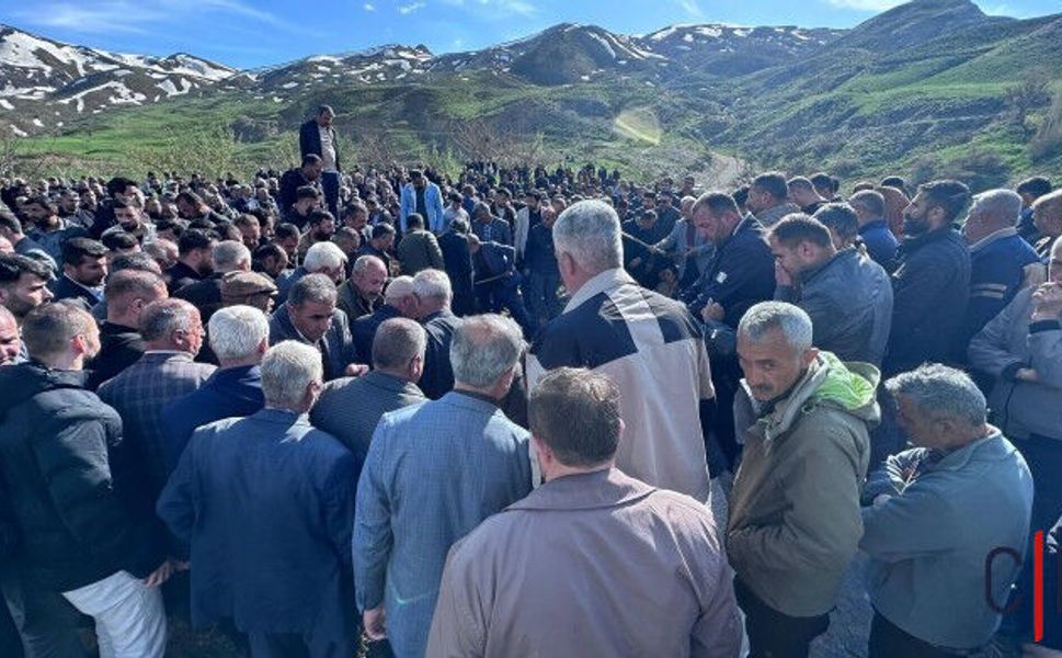 Hakkari'deki Kazada Hayatını Kaybeden 2 Kişi Toprağa Verildi