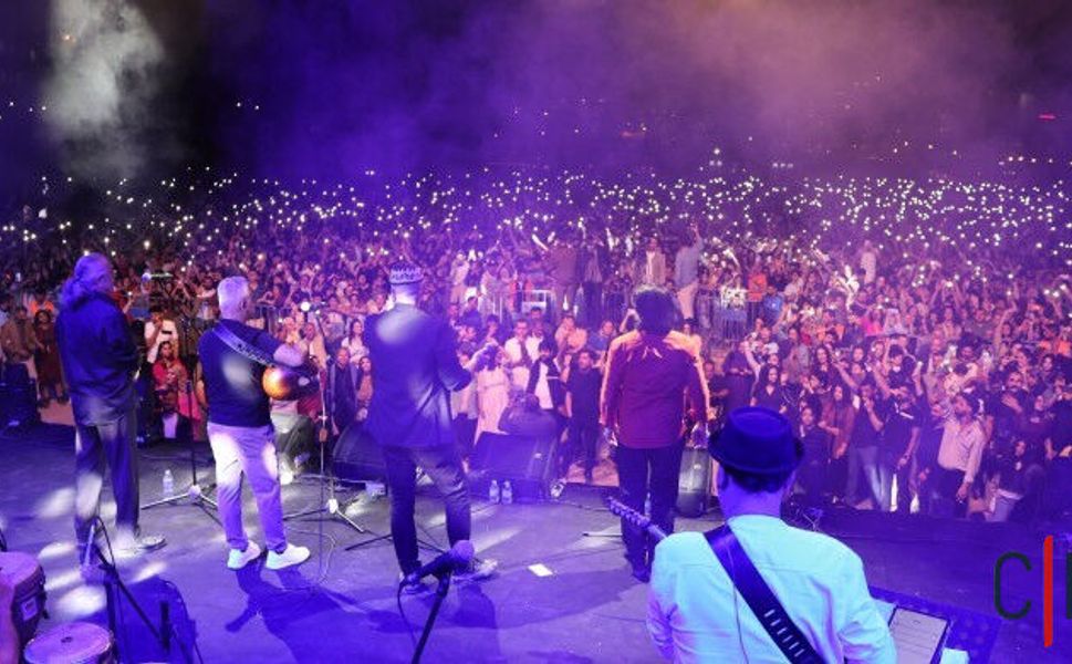 On Binlerin Katıldığı Koma Amed Konserinde Barış Şarkıları Söylendi