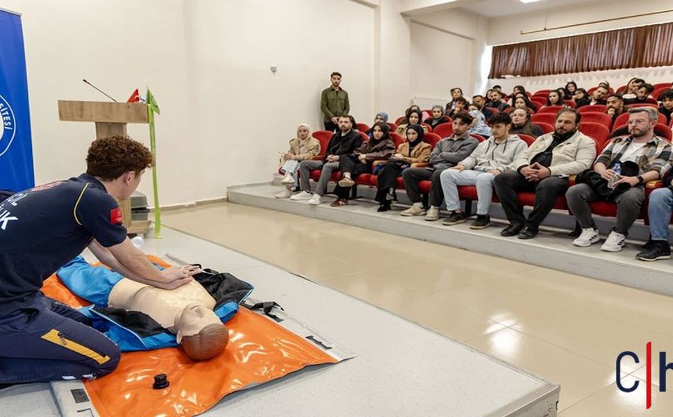 Geleceğin Öğretmenlerine Hayat Kurtaran Eğitim: Hakkari Üniversitesi’nde İlk Yardım Seferberliği