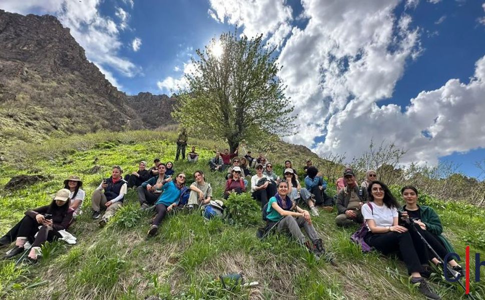 Hakkari’de Ters Lale ve Şelale Şöleni: 59 Doğasever Adım Adım Huzura Yürüdü!