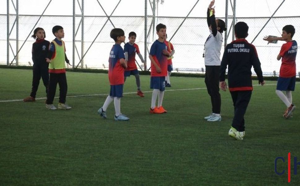 Gençleri Bağımlılıktan Koruyacak Önemli Adım: Kız ve Erkek Futbol Okulu Açıldı!