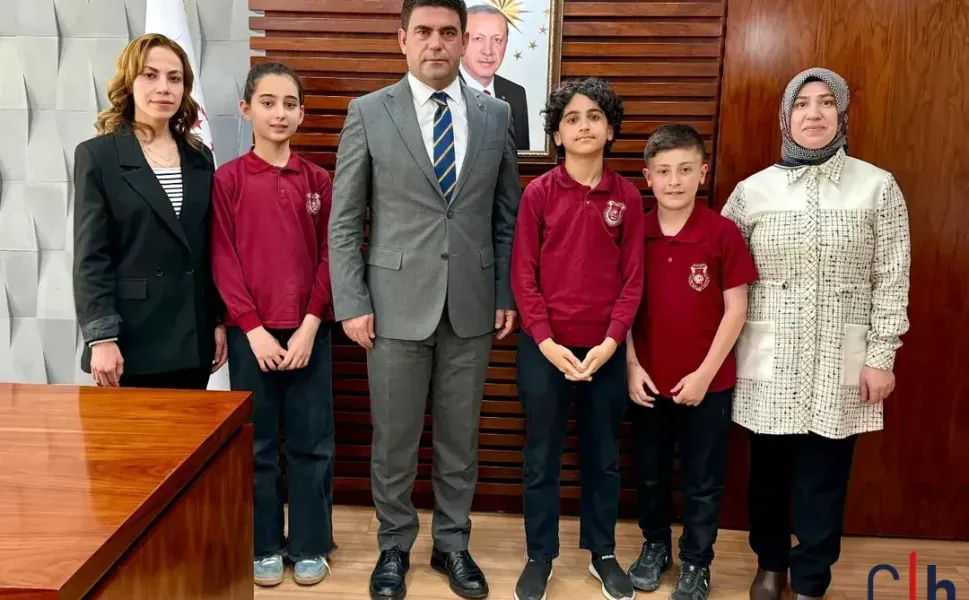 Genç Kalemler İş Başında: Cumhuriyet Ortaokulu Öğrencilerinden Müdür Yılmaz’a Özel Röportaj