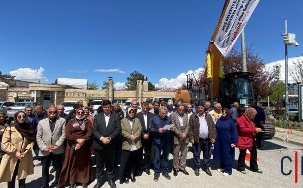 Camide "Kürtçe Vaaz" Yasağına Tepki: "Hiç Kimse Allah’ın Evinde Bir Dili Yasaklayamaz"