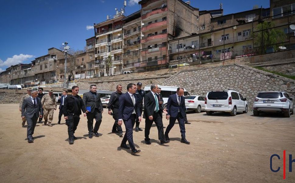 Vali Taşyapan’dan Şemdinli’de Taziye ve İnceleme Ziyareti