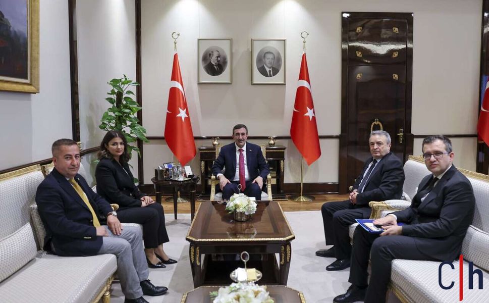 Hakkari’nin Ulaşım ve Kalkınma Talepleri Cevdet Yılmaz’a İletildi
