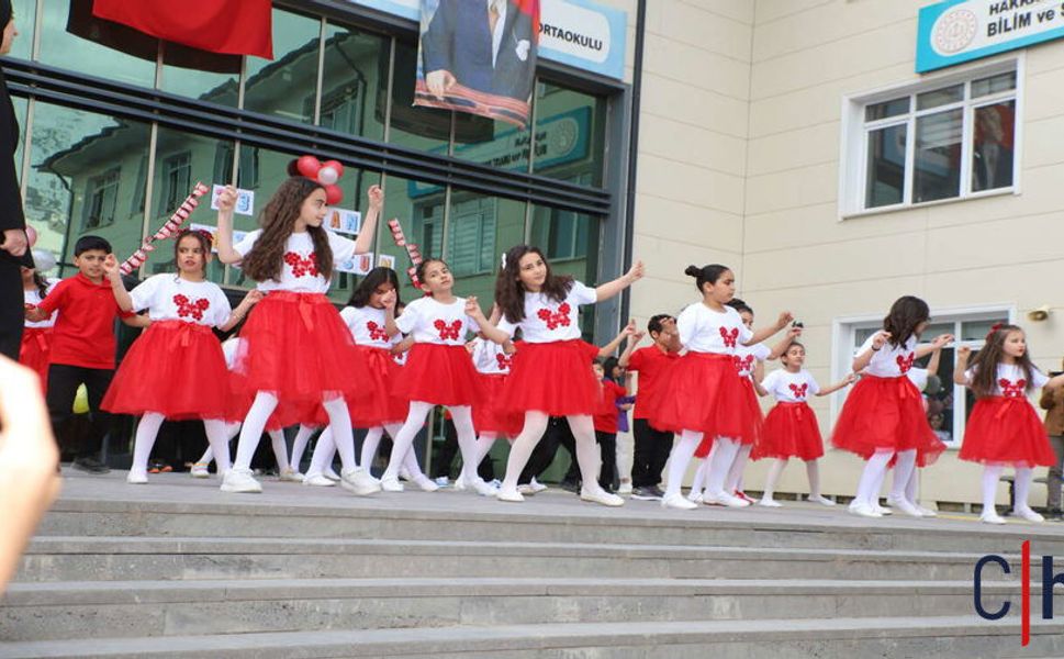 Hakkâri’de 23 Nisan Coşkusu Gecikmeli Kutlandı