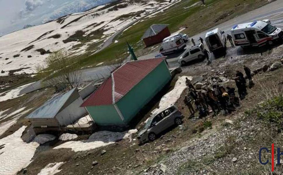Durankaya Yolunda Kaza: Aynı Aileden 4 Kişi Yaralandı