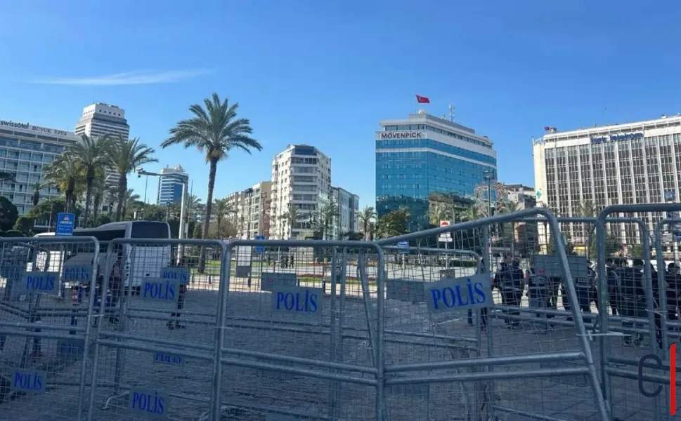 İzmir’de CHP Mitingi Öncesi Alan Tartışması: Cumhuriyet Meydanı Kararı Gerginlik Yarattı