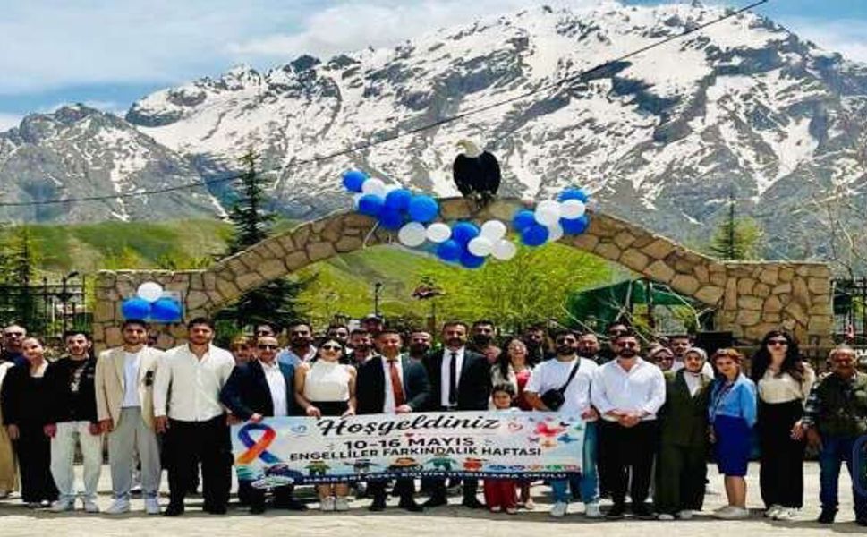 Hakkari’de Engelliler Haftası’na Anlamlı Program: Özel Öğrenciler Yeteneklerini Sergiledi