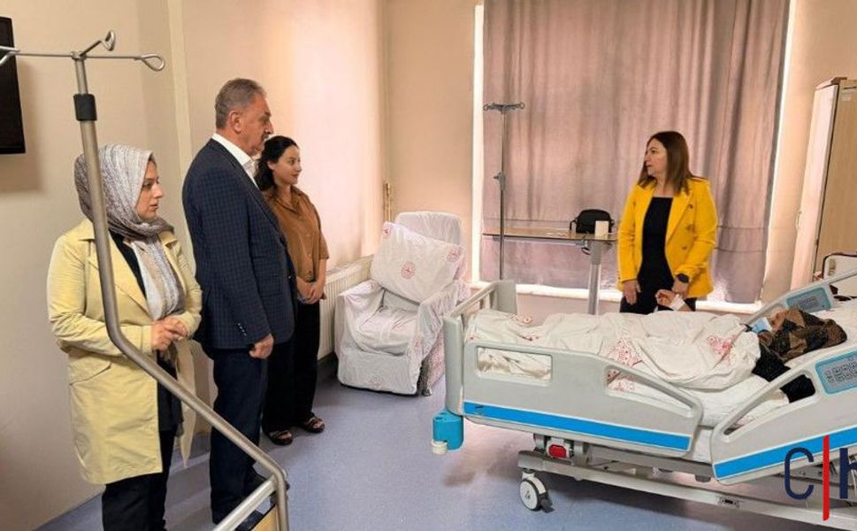 CHP Heyetinden Kaza Yaralılarına Hastane Ziyareti