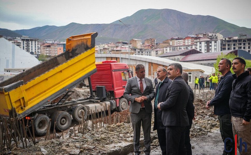 Vali Taşyapan Tahliye Edilen Binalarda İncelemelerde Bulundu