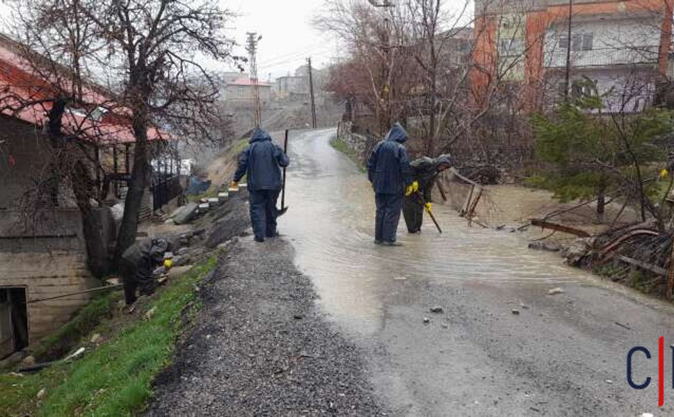 Hakkari’de Yağış Alarmı: Belediye Ekipleri Hafta Sonu Sahadaydı