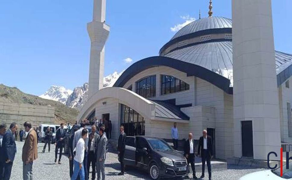 Hakkâri Üniversitesi’nde Yeni Cami İbadete Açıldı
