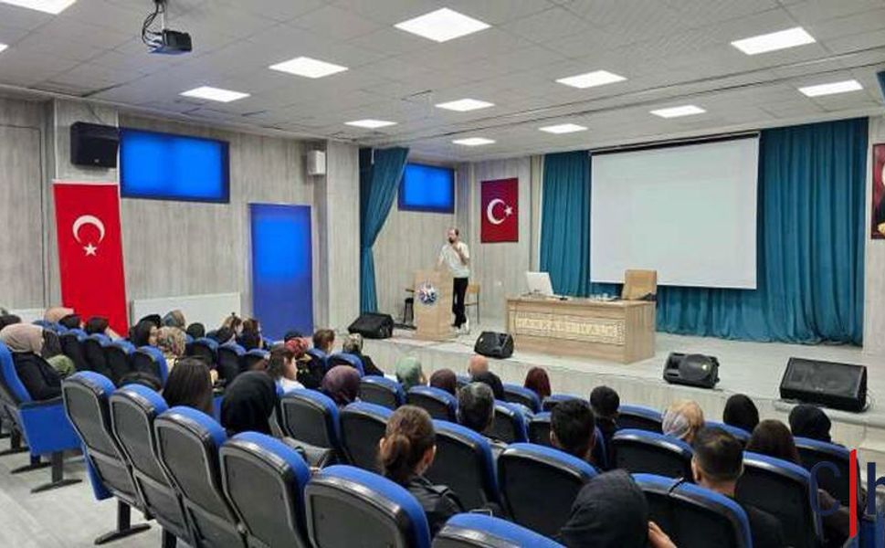 Hakkâri HEM’de Usta Öğretici Adaylarına Oryantasyon Eğitimi