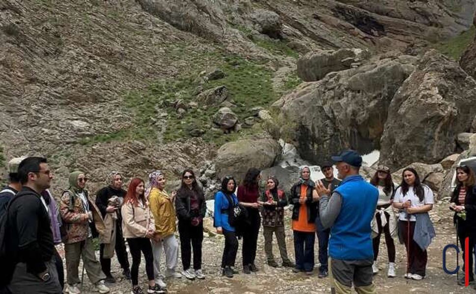 Hakkari’nin Gizli Cenneti Doğaseverleri Büyüledi