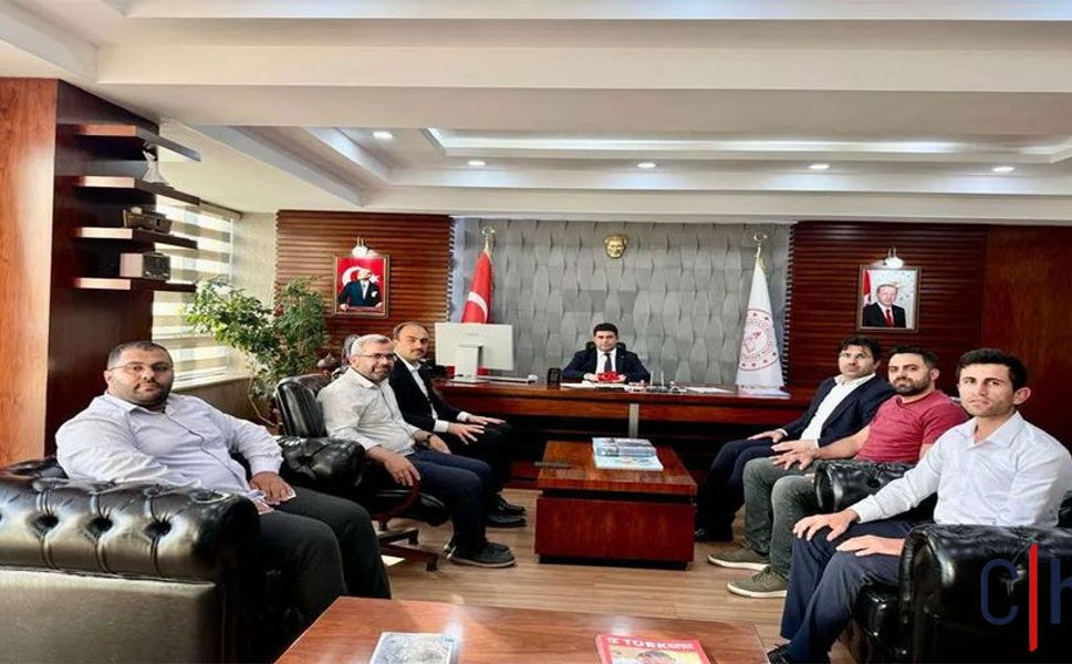 Hayrat Vakfı'ndan Hakkari İl Millî Eğitim Müdürü Nurettin Yılmaz'a Ziyaret